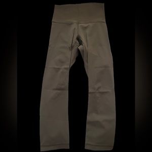 Lululemon Wunder Under HR Crop 21’; Size: 2; Color: Dark Olive